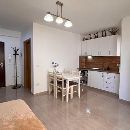 Mire Apartment Dıraç Dış mekan fotoğraf
